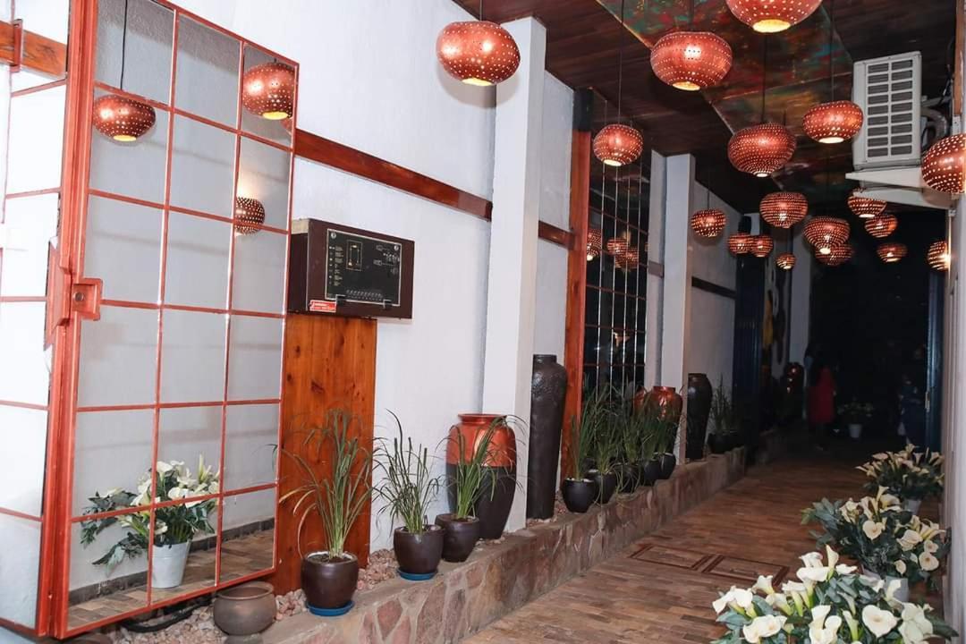 Botanika Hotel Bużumbura Zewnętrze zdjęcie