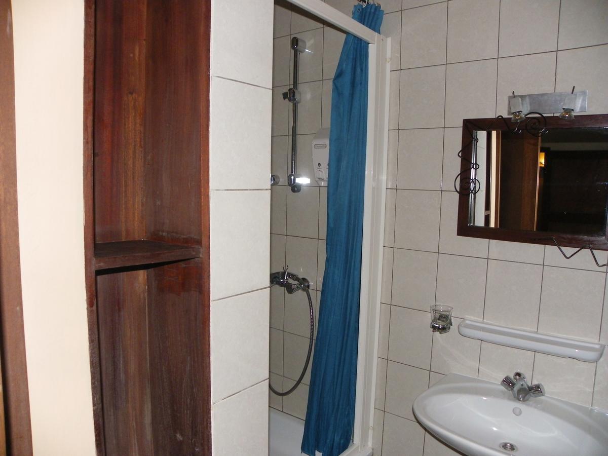 Botanika Hotel Bużumbura Zewnętrze zdjęcie